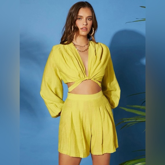 SHEIN Pants - NWT SET Top and Shorts Set